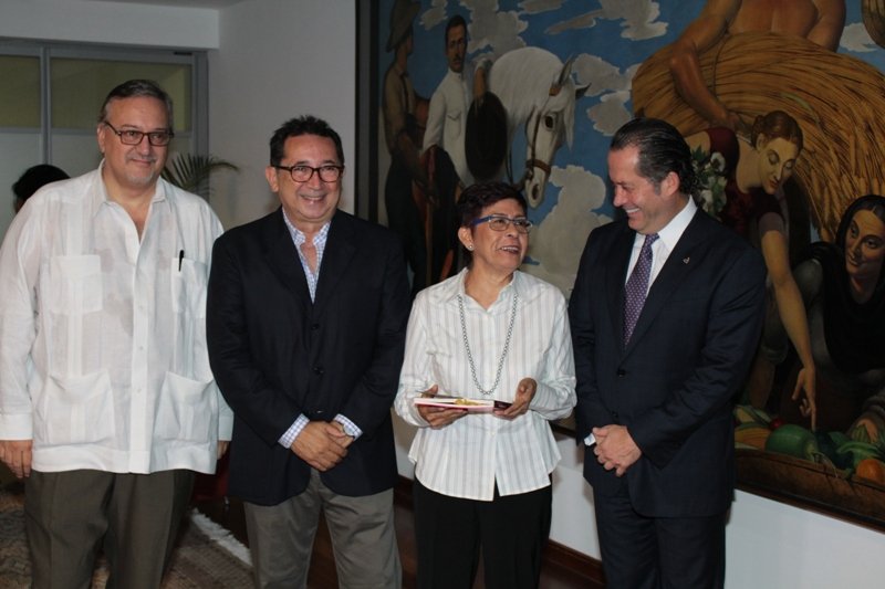 Sergio Dahbar_Francisco Suniaga_Myriam Fernandes viuda de llorens_Juan Carlos Escotet