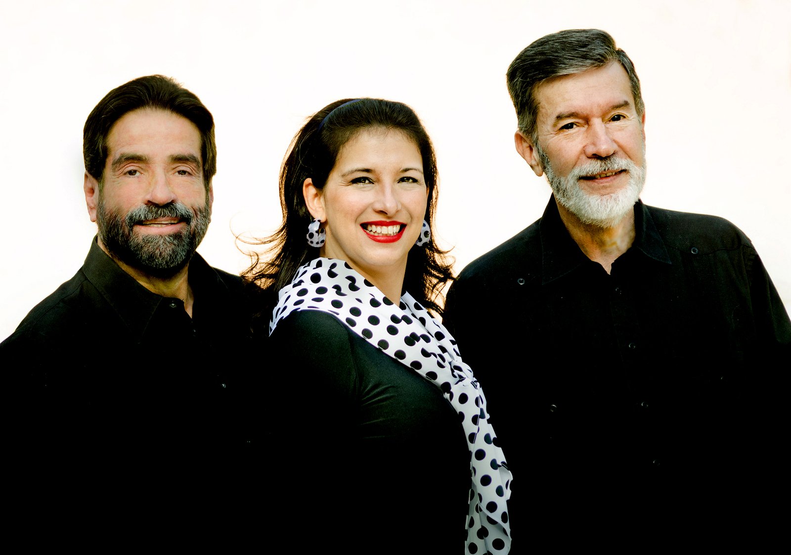 Julio Daantje, Leyma Luces y Fernando Guerrero Color