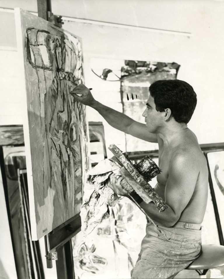 Oswaldo Vigas en su taller de La Parroquia en Mérida 1967