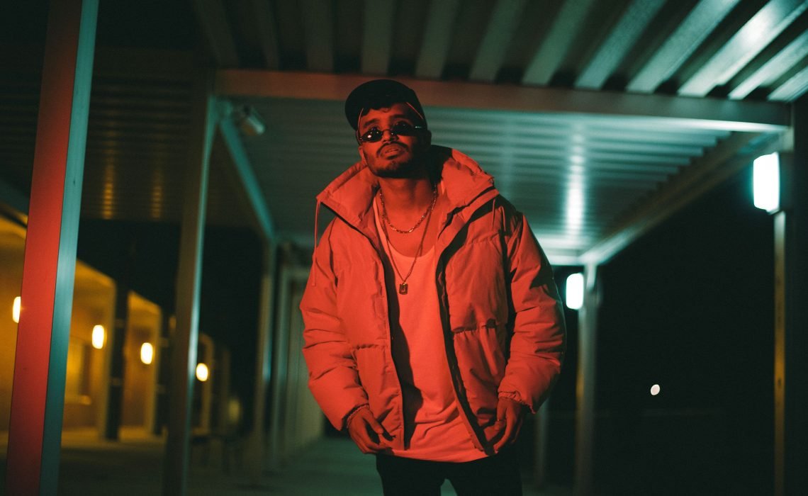 “OJOS CAFÉ” por Fer Perozo: Una Historia Hecha Canción