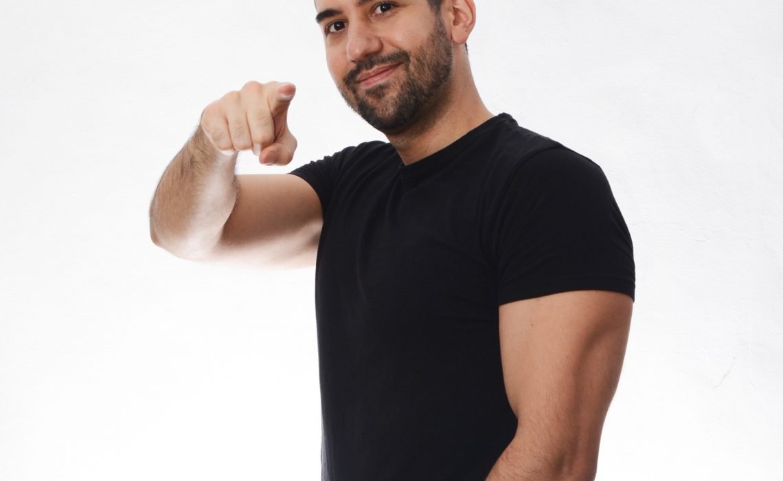 El segundo libro de Alejandro Gil Gómez, “Los Secretos de un Cuerpo en Forma”, debuta como best seller en Amazon