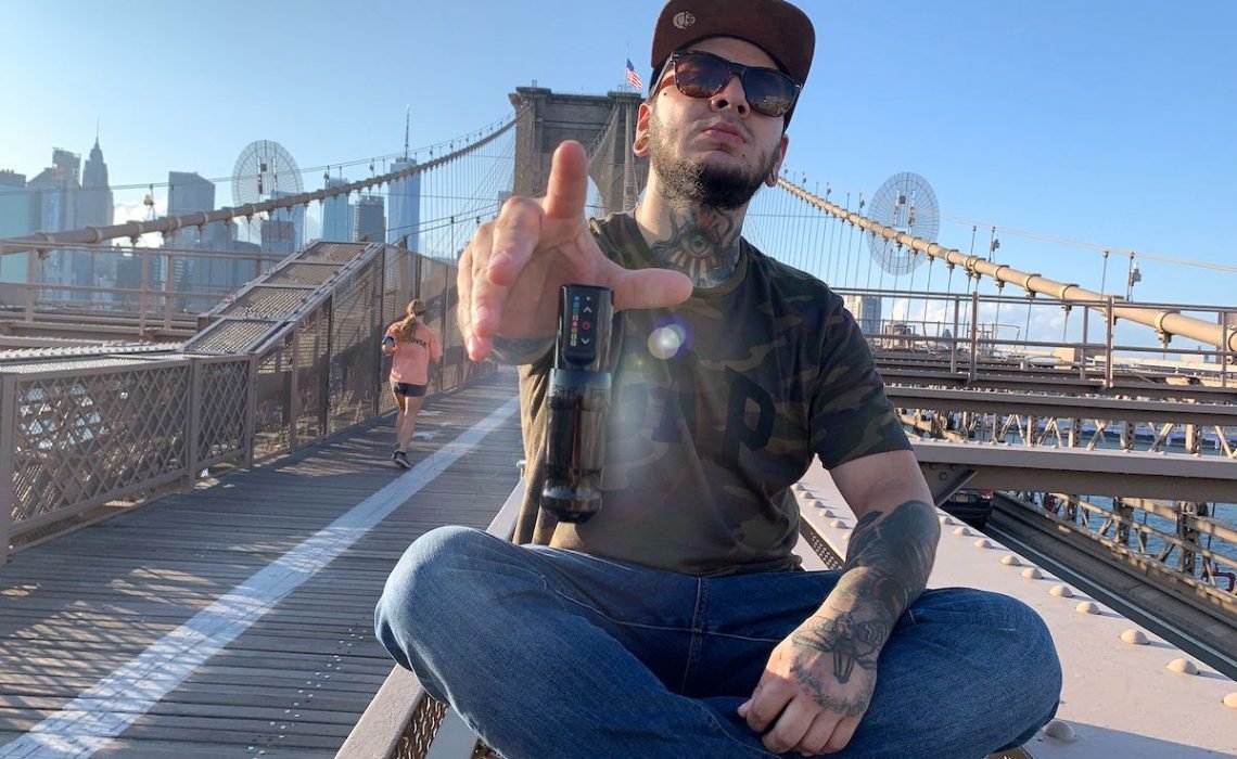Johann Morales (Hannjo), el artista del tatuaje que marca tendencias con el «realismo a color»