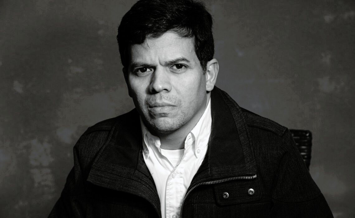 Eduardo Sánchez Rugeles regresa con una banda de novela.