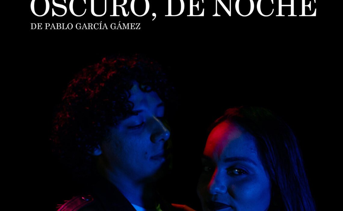 Leonardo Isea dirige en el Teatro Baralt «Oscuro, de noche», la aclamada obra de Pablo García Gámez.