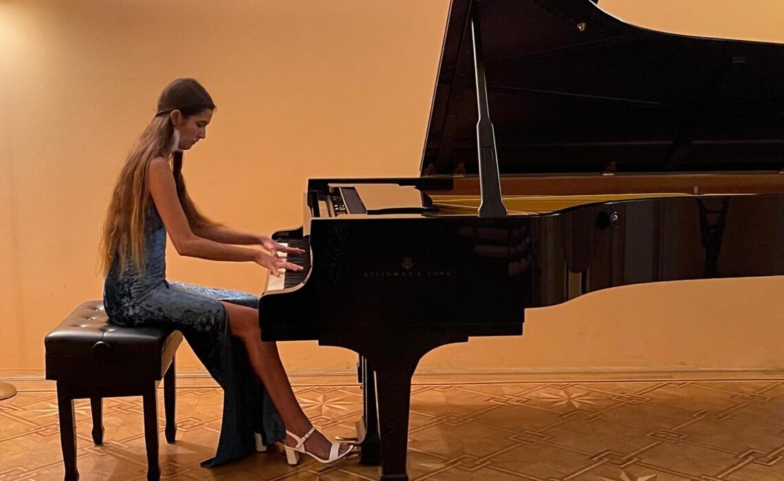 Desde Viena el NEWARTMUSIK presenta a la prodigiosa pianista Sofía Sopena.