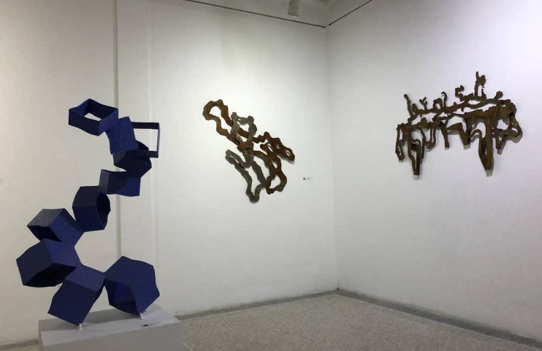 Esculturas recientes de José Luis Guerrero: el metal convertido en trazo y movimiento.