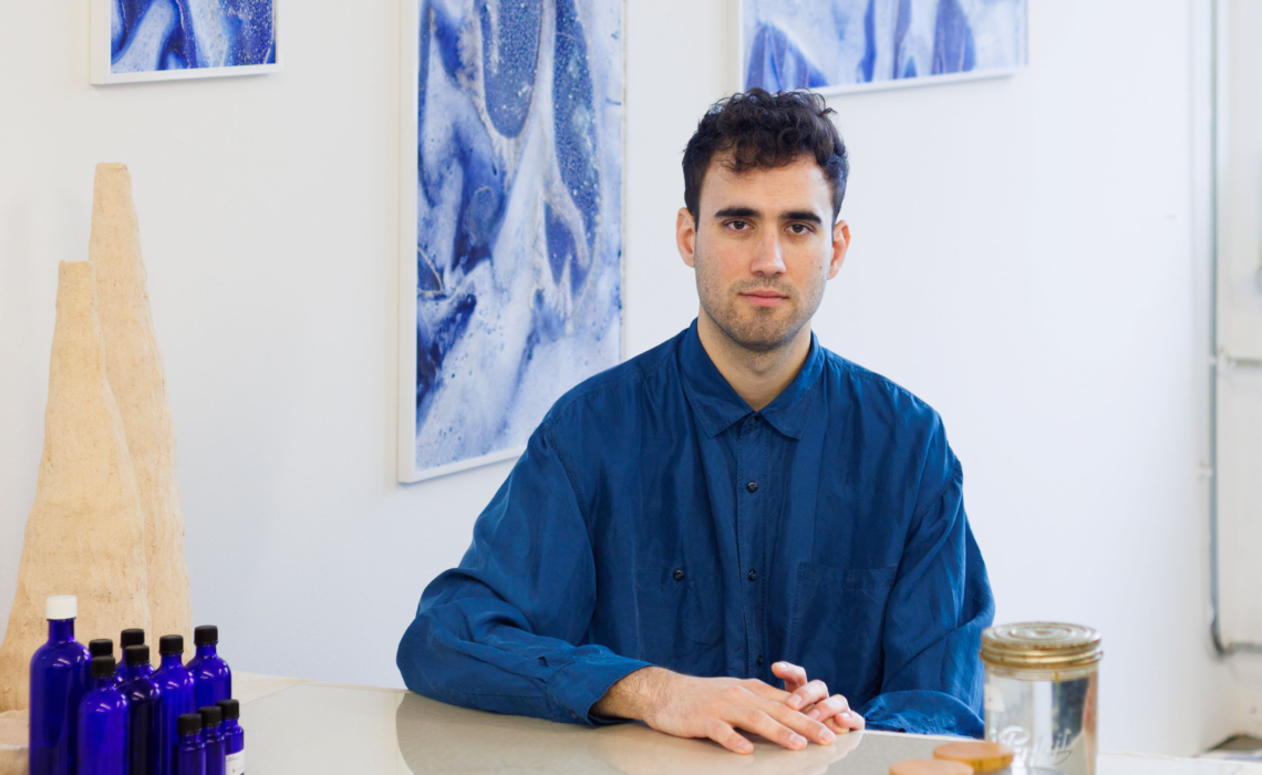 El artista español Eduardo Palomares desarrolla residencia artística en El Cercado.