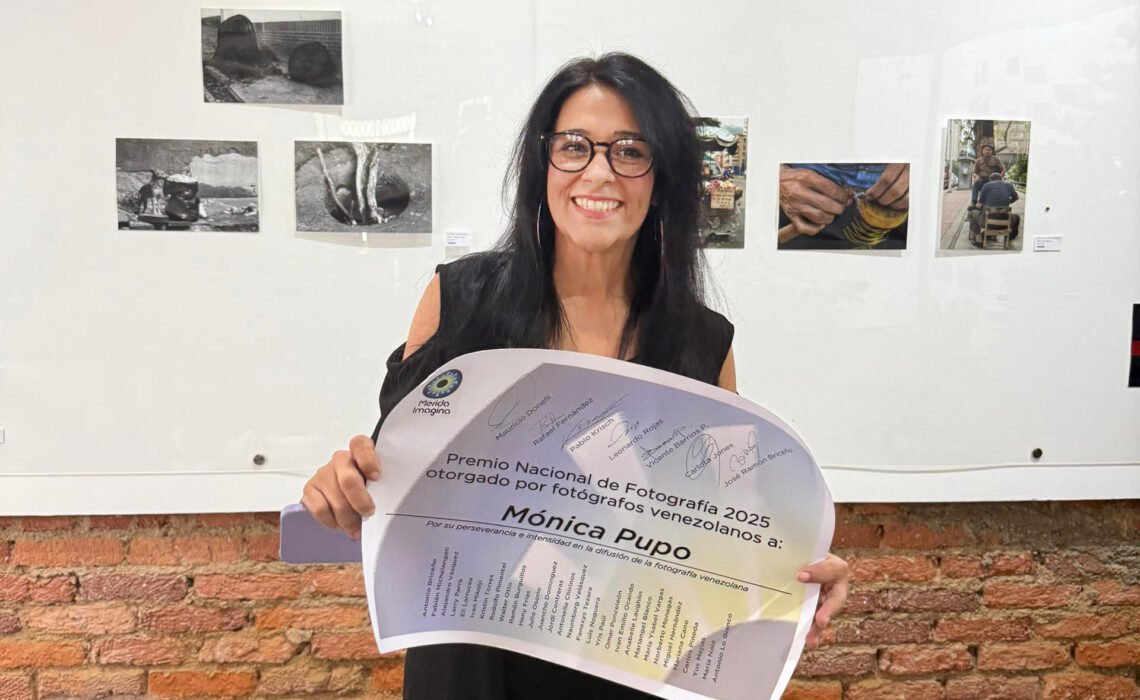 Mónica Pupo y el gesto colectivo que honra la memoria visual de Venezuela.