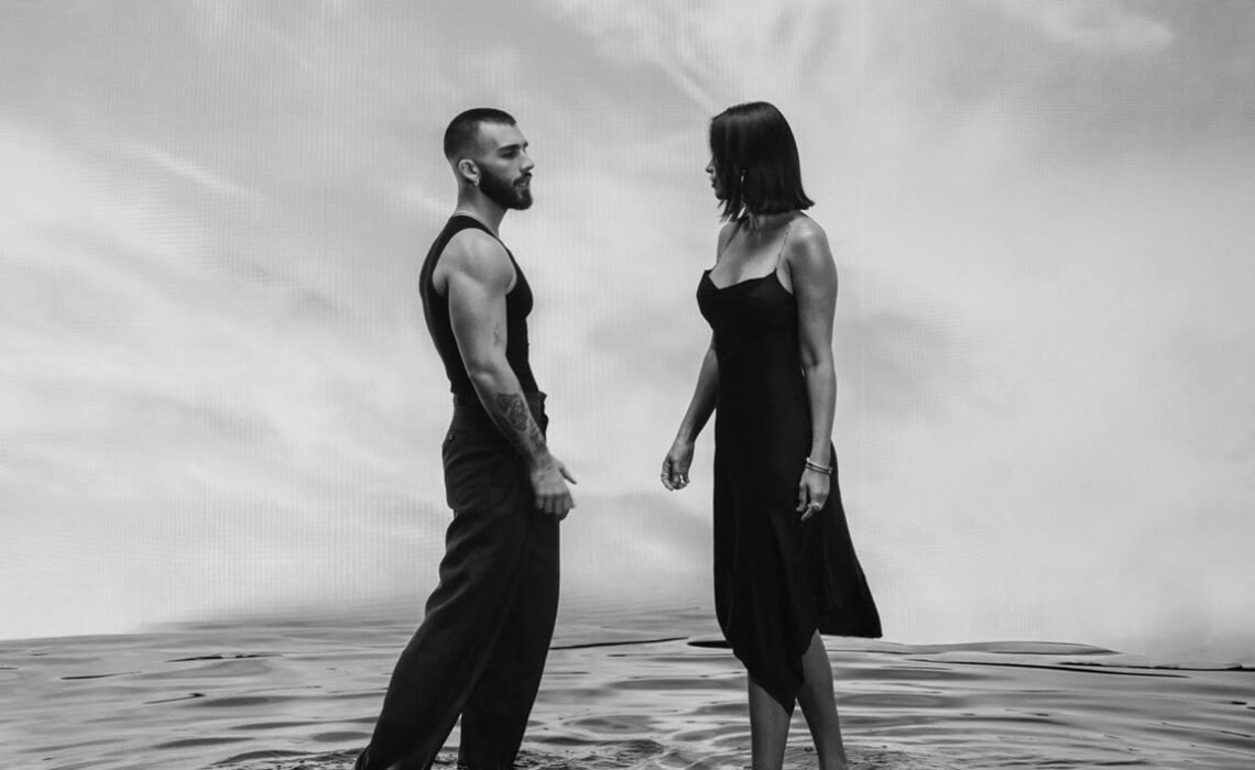 MANUEL TURIZO LANZA SU NUEVA BACHATA “POR UN PENDEJO NO SE LLORA (SALUD MI REINA)”