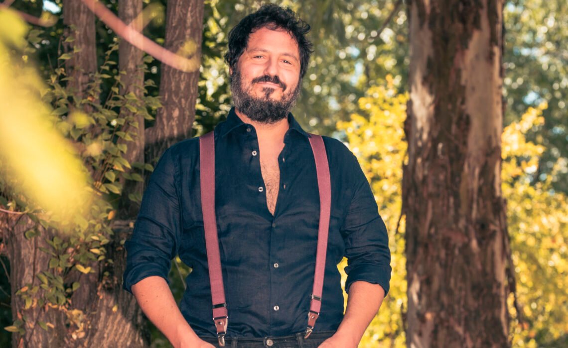 El cantautor español lanza su séptimo trabajo discográfico y confirma gira internacional hasta 2027