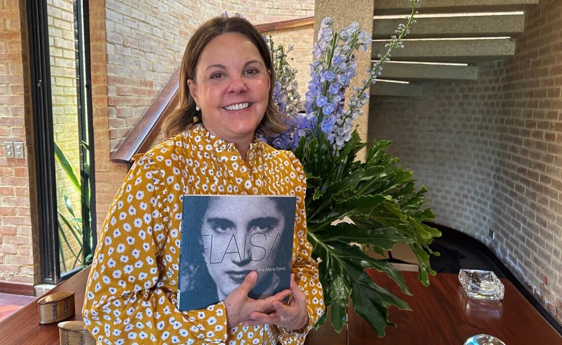  Ana María Ferris presenta su nuevo fotolibro  Elaisa