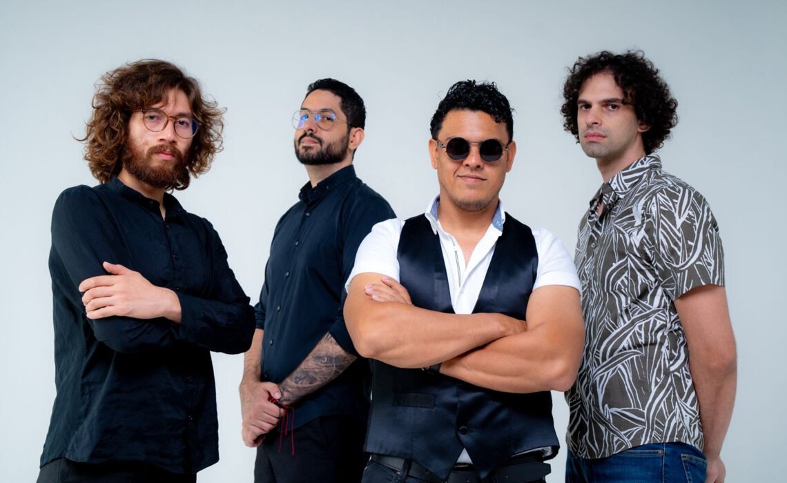 Sintendencias rinde homenaje a Omar Geles a dos años de su fallecimiento con una versión rock de «Las razones del amor»
