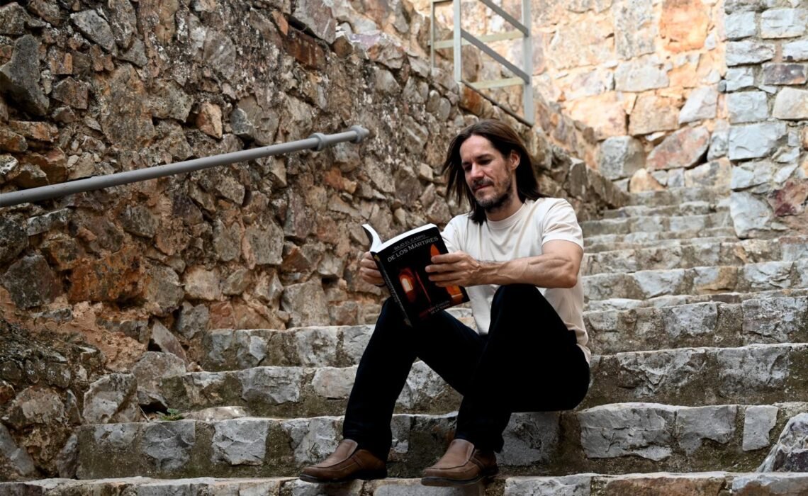 Luis Chacón de la Torre revela en Correo Cultural un adelanto de “Bajo el campo de los mártires”