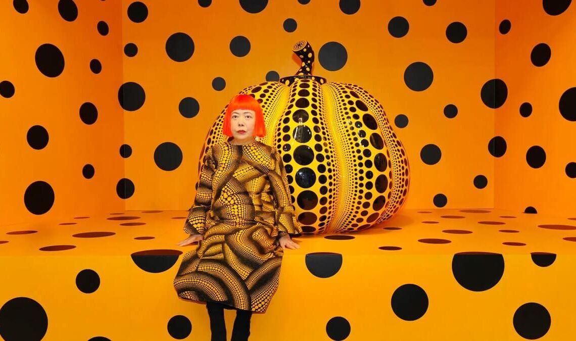Yayoi Kusama: La Reina de los Puntos y el Arte Infinito