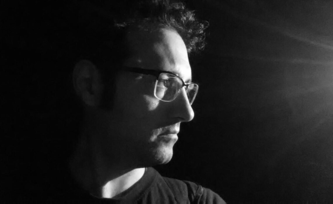 Entrevista con el escritor Víctor Baldoví:  “Me fascinan las historias del hombre corriente contra lo extraordinario”   