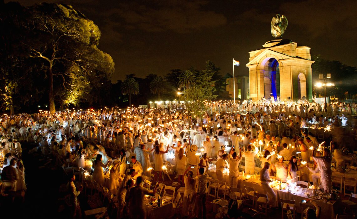 Una noche vestida de blanco: Diner en Blanc regresa a Cartagena con 1.000 asistentes y una apuesta por el talento local