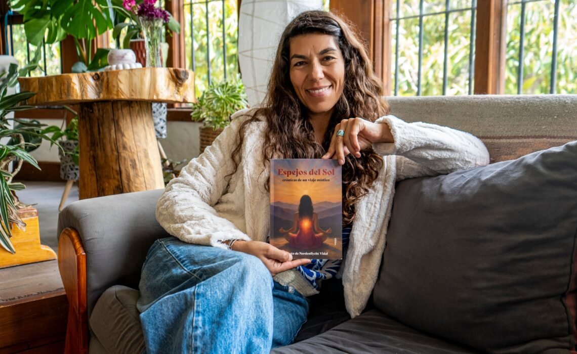 Espejos del Sol: crónicas de un viaje místico, por Loreto de Nordenflycht